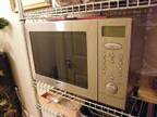 SANYO MICROWAVE/GRILL Stainless Steel Sanyo Microwave....